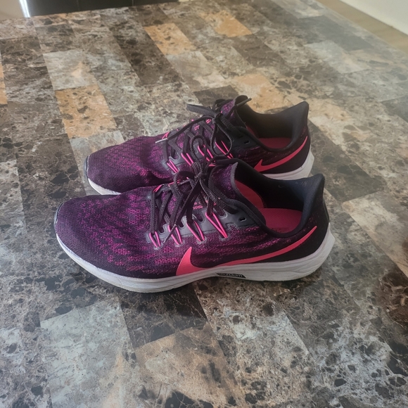 Shoe - Picture 3 of 4